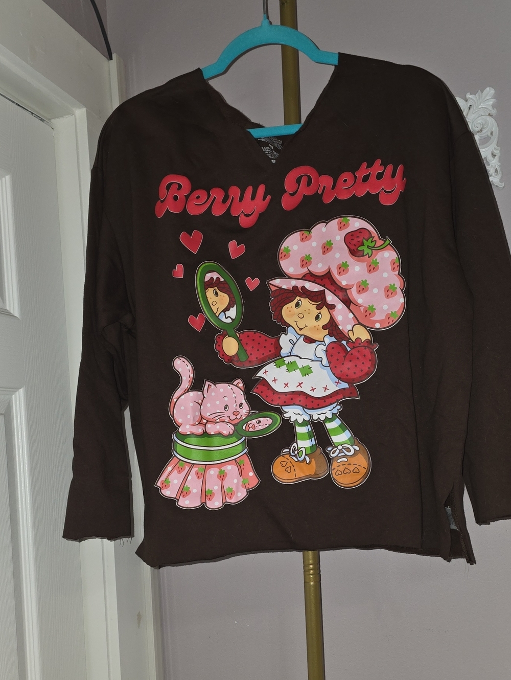 Berry Pretty Womens' Brown Graphic Swetshirt Cut Neckline, Hem And Sleeves Boho